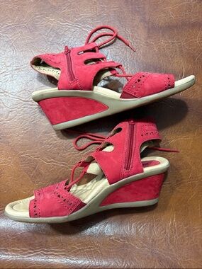 Earth Red Suede Wedge Sandals with Lace-Up Detail 8.5